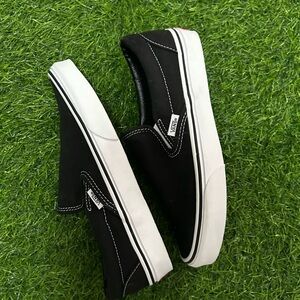 Mens Vans Slip On - Size 6.5M - Brand New